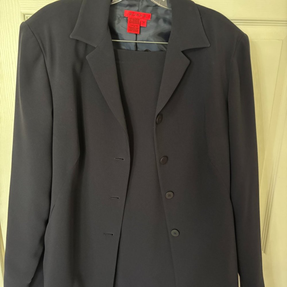 Burns 2pc suit., size 14.